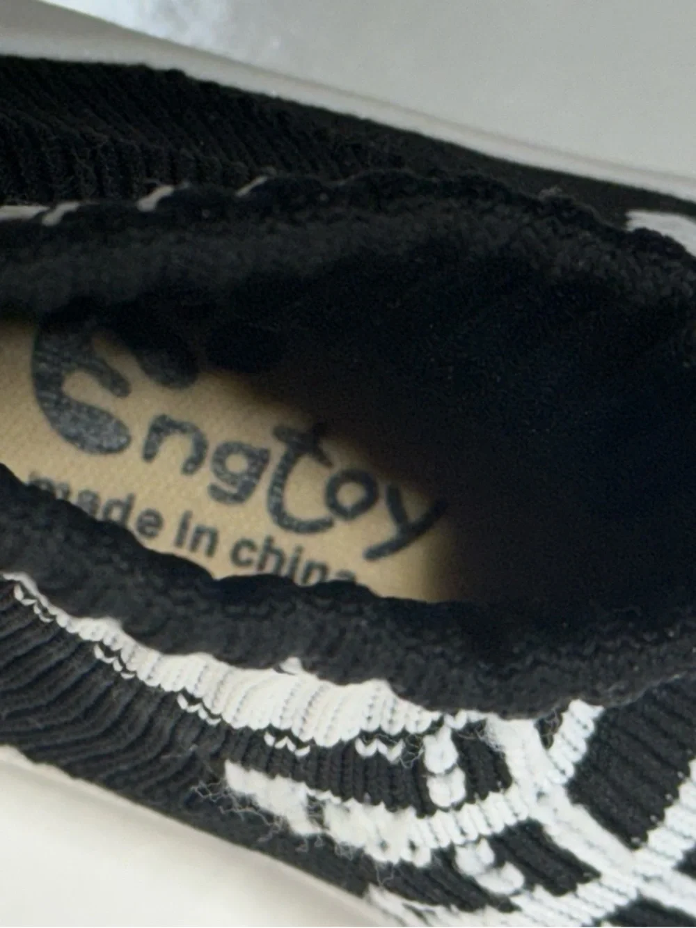 Engtoy Black Laces baby round toe baby sock shoe / Sneaker / walking shoe sz 3.5